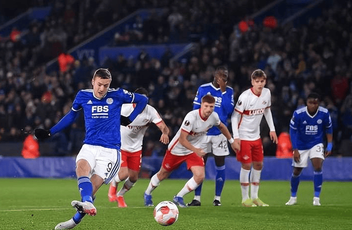 lol中国总决赛-包含费耶诺德发布备战花絮，集结日战术微调，欧超杯任务艰巨，赛程密集仍需轮换的词条