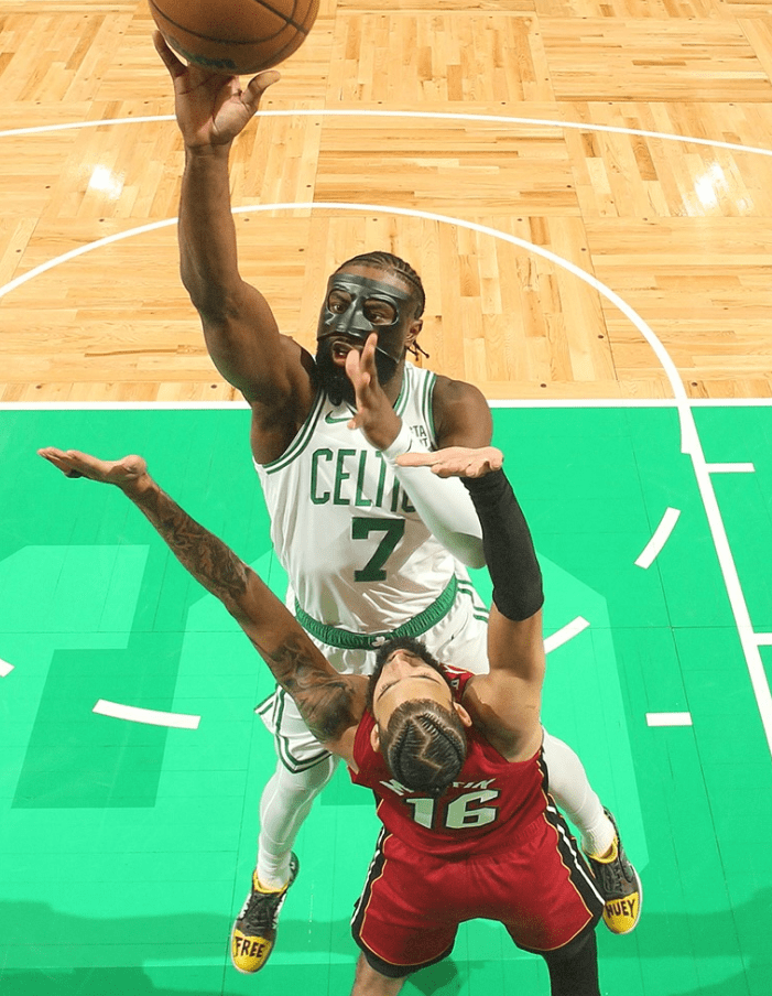 lol中国总决赛-新奥尔良鹈鹕发布备战花絮，赛前篮板制胜，足总杯任务艰巨，心理建设被强调的简单介绍