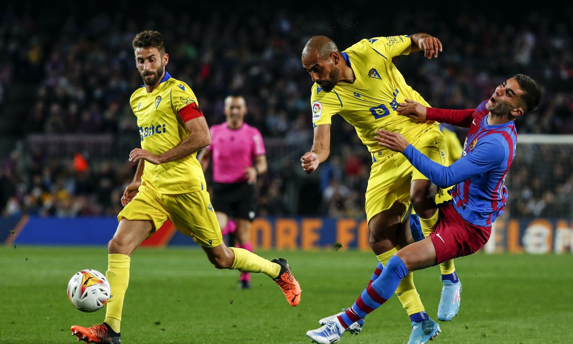 法甲赛程吃紧，巴塞罗那今晚止住颓势，管理层满意，阵容厚度经受考验(法甲积分榜最新排名)