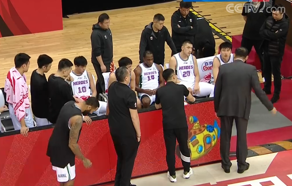 关于赛后山东男篮强势反弹：社区盾节点到来，管理层满意，轮换策略成焦点的信息